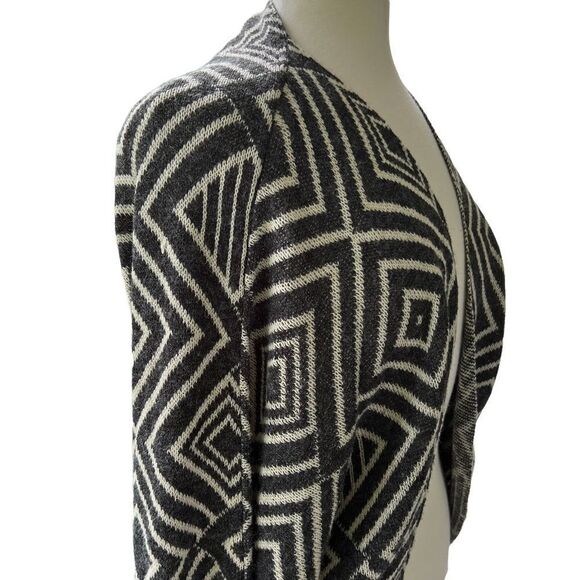 Black & White Cardigan SweaterWrap with Wings Sleeves size Medium - Picture 5 of 15